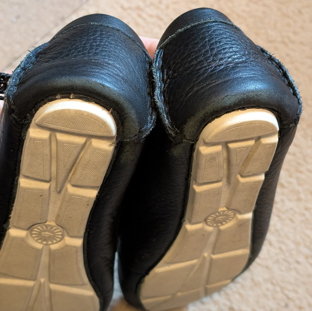 GUC Ugg Leather Flats - Size 7.5 - Black - Picture 5 of 6